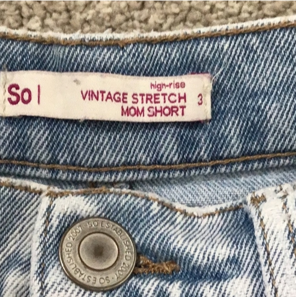 Ripped distressed shorts - Picture 7 of 10